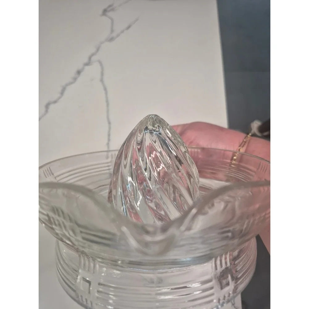Vintage Clear Glass Citrus Juicer‎ Manual Hand Reamer with Handle and Spout